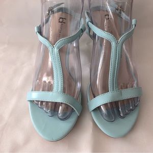 New Boston Design strappy heels